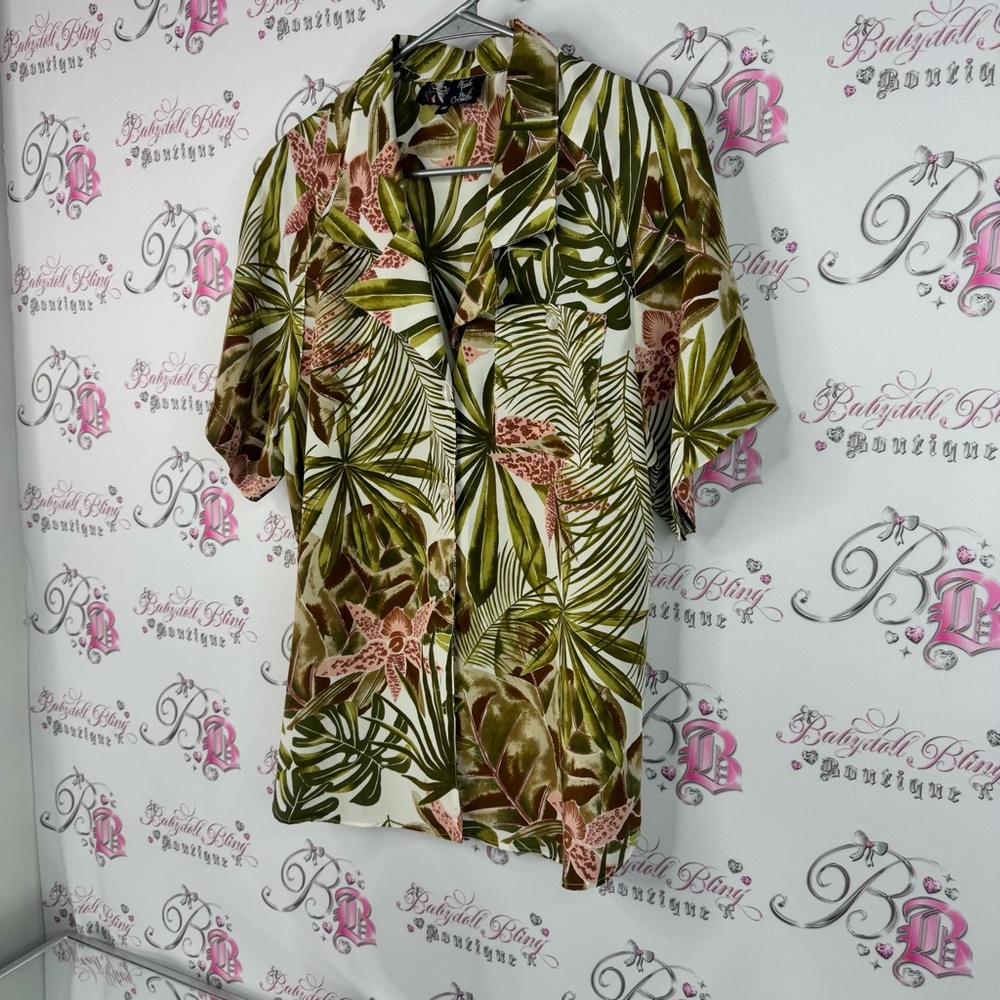 Above the crowd button up tropical cheetah Floral Leaf Print Short Sleeve Shirt - Picture 3 of 8
